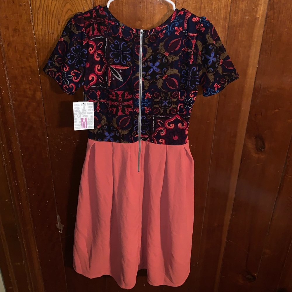 LulaRoe Dress With Pockets ! ✨NWT✨ - Picture 2 of 5